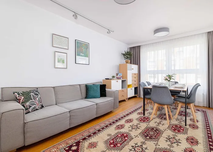 Przytulny I Przestronny W ie Z Parkingiem Biurkiem I 2 Balkonami By Noclegi Renters